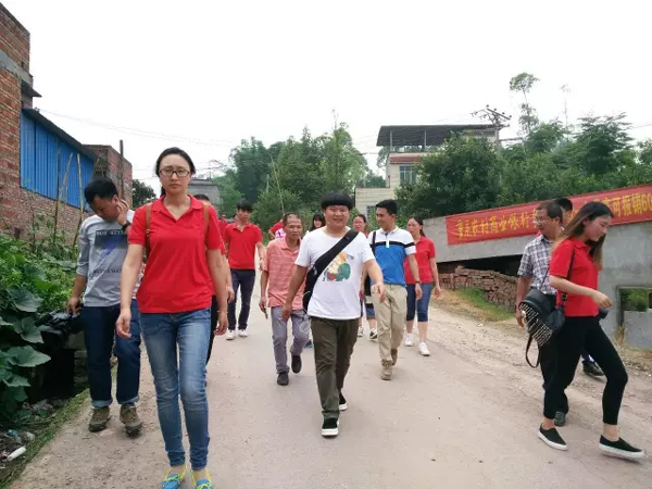 “古昌土猪肉”走进荣昌区古昌镇,爱心在行动 “古昌土猪肉”走进荣昌区古昌镇,爱心在行动